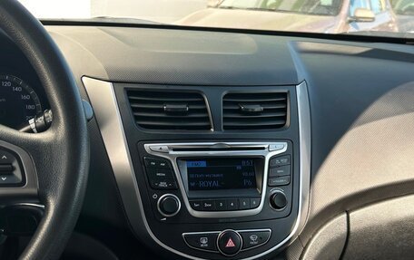 Hyundai Solaris II рестайлинг, 2015 год, 1 066 800 рублей, 16 фотография