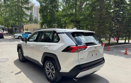 Toyota RAV4, 2025 год, 3 800 000 рублей, 2 фотография