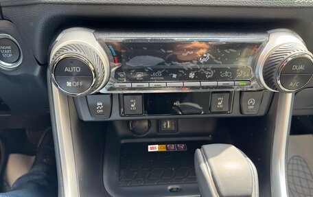 Toyota RAV4, 2025 год, 3 800 000 рублей, 9 фотография