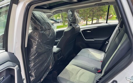 Toyota RAV4, 2025 год, 3 800 000 рублей, 14 фотография