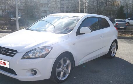 KIA cee'd I рестайлинг, 2008 год, 695 000 рублей, 2 фотография