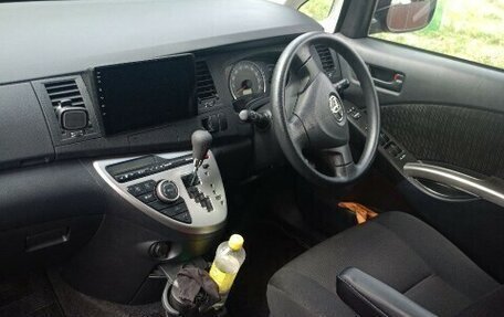 Toyota ISis I, 2011 год, 1 500 000 рублей, 14 фотография