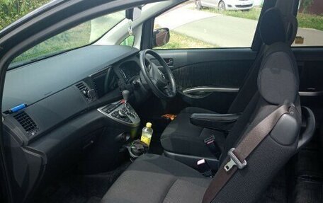 Toyota ISis I, 2011 год, 1 500 000 рублей, 12 фотография