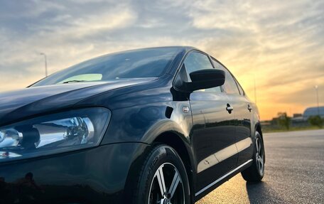 Volkswagen Polo VI (EU Market), 2012 год, 1 100 000 рублей, 2 фотография