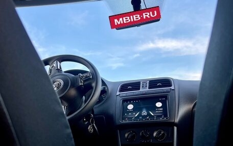 Volkswagen Polo VI (EU Market), 2012 год, 1 100 000 рублей, 25 фотография
