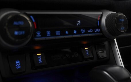 Toyota RAV4, 2021 год, 3 749 000 рублей, 21 фотография