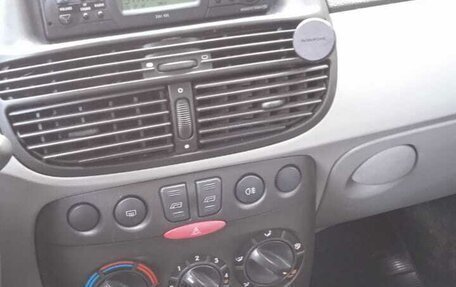 Fiat Punto III Punto Evo рестайлинг, 2001 год, 110 000 рублей, 14 фотография