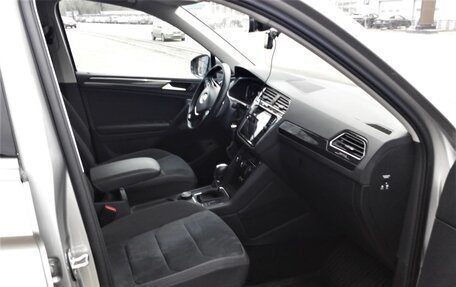 Volkswagen Tiguan II, 2019 год, 3 800 000 рублей, 8 фотография