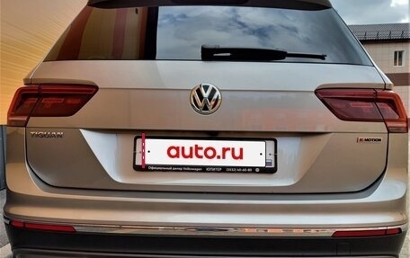 Volkswagen Tiguan II, 2019 год, 3 800 000 рублей, 2 фотография