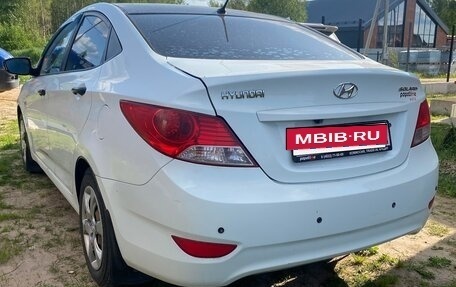 Hyundai Solaris II рестайлинг, 2012 год, 585 000 рублей, 4 фотография
