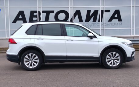 Volkswagen Tiguan II, 2021 год, 2 384 000 рублей, 3 фотография