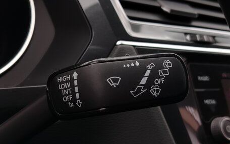 Volkswagen Tiguan II, 2021 год, 2 384 000 рублей, 12 фотография