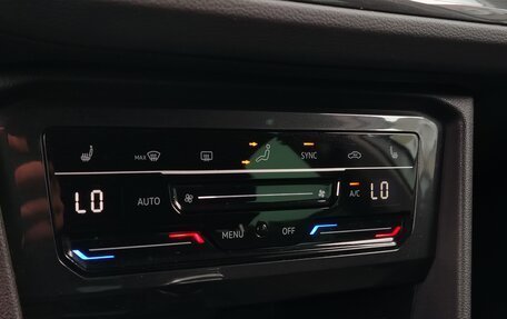 Volkswagen Tiguan II, 2021 год, 2 384 000 рублей, 15 фотография