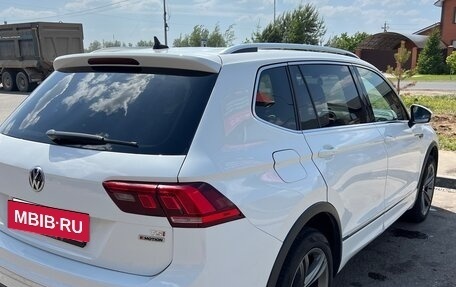 Volkswagen Tiguan II, 2018 год, 2 850 000 рублей, 4 фотография