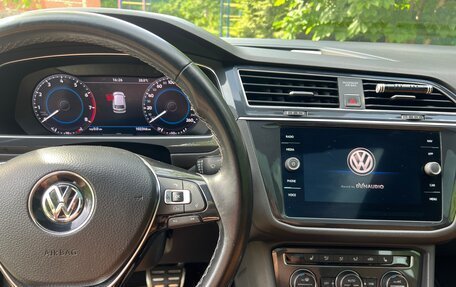 Volkswagen Tiguan II, 2018 год, 2 850 000 рублей, 19 фотография
