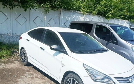 Hyundai Solaris II рестайлинг, 2015 год, 1 070 000 рублей, 2 фотография