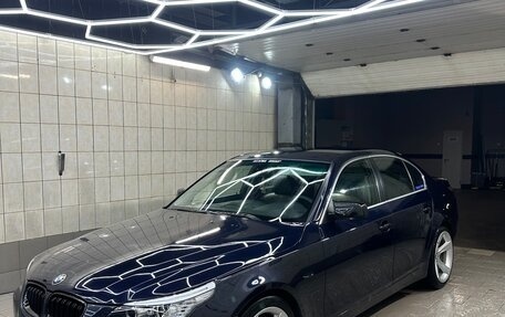 BMW 5 серия, 2005 год, 1 070 000 рублей, 18 фотография
