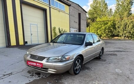 Toyota Camry, 1997 год, 370 000 рублей, 2 фотография