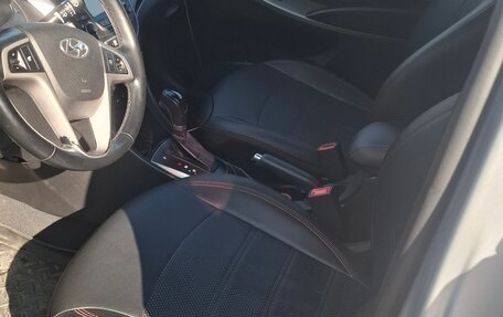 Hyundai Solaris II рестайлинг, 2015 год, 1 100 000 рублей, 3 фотография