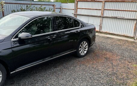 Volkswagen Passat B8 рестайлинг, 2016 год, 2 675 000 рублей, 2 фотография