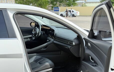 Hyundai Elantra, 2023 год, 2 150 000 рублей, 11 фотография