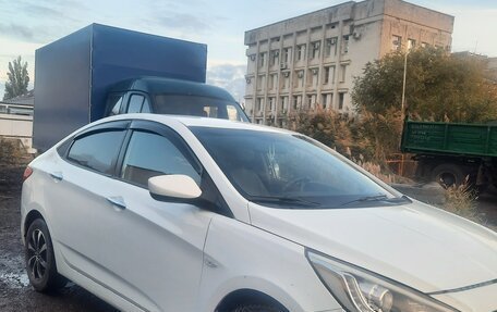 Hyundai Solaris II рестайлинг, 2014 год, 890 000 рублей, 2 фотография