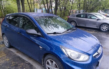 Hyundai Solaris II рестайлинг, 2013 год, 750 000 рублей, 1 фотография