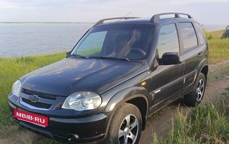 Chevrolet Niva I рестайлинг, 2010 год, 529 999 рублей, 7 фотография