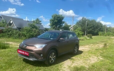 Toyota RAV4, 2017 год, 3 500 000 рублей, 4 фотография