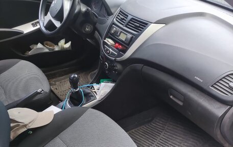 Hyundai Solaris II рестайлинг, 2013 год, 750 000 рублей, 9 фотография