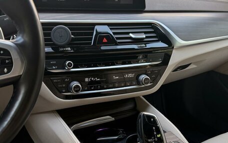 BMW 5 серия, 2019 год, 5 750 000 рублей, 14 фотография