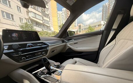 BMW 5 серия, 2019 год, 5 750 000 рублей, 17 фотография