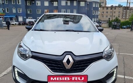 Renault Kaptur I рестайлинг, 2017 год, 1 000 000 рублей, 3 фотография