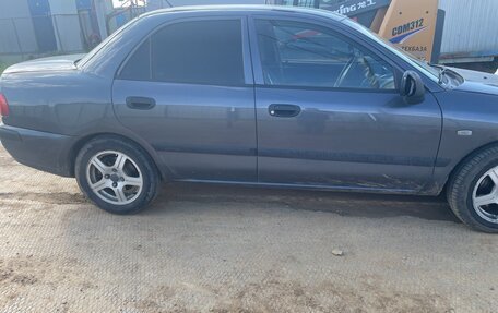Mitsubishi Carisma I, 2002 год, 450 000 рублей, 3 фотография
