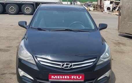 Hyundai Solaris II рестайлинг, 2015 год, 780 000 рублей, 1 фотография
