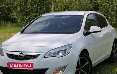 Opel Astra J, 2012 год, 585 000 рублей, 1 фотография