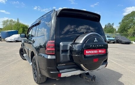 Mitsubishi Pajero IV, 2011 год, 1 750 000 рублей, 2 фотография