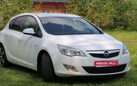 Opel Astra J, 2012 год, 585 000 рублей, 2 фотография