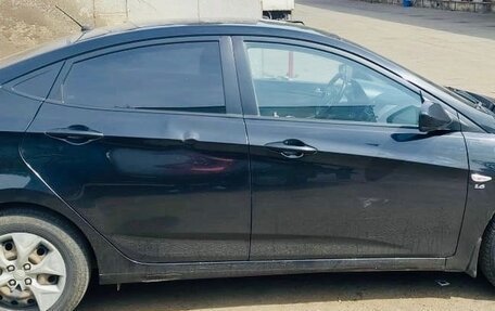 Hyundai Solaris II рестайлинг, 2015 год, 780 000 рублей, 2 фотография