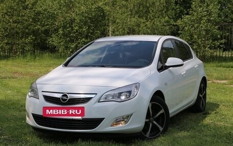 Opel Astra J, 2012 год, 585 000 рублей, 3 фотография