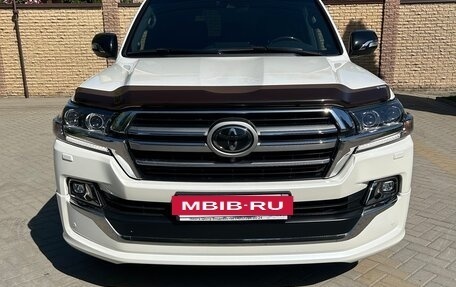 Toyota Land Cruiser 200, 2020 год, 9 700 000 рублей, 3 фотография