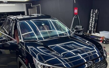 Toyota RAV4, 2021 год, 5 000 000 рублей, 1 фотография