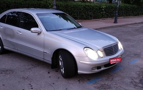 Mercedes-Benz E-Класс, 2004 год, 540 000 рублей, 1 фотография