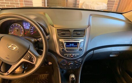 Hyundai Solaris II рестайлинг, 2015 год, 1 220 000 рублей, 7 фотография