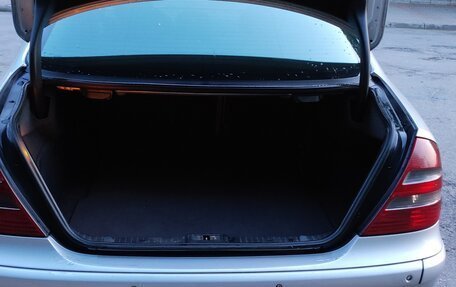 Mercedes-Benz E-Класс, 2004 год, 540 000 рублей, 6 фотография