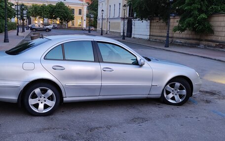 Mercedes-Benz E-Класс, 2004 год, 540 000 рублей, 5 фотография