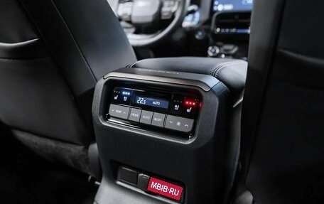 Toyota Land Cruiser Prado, 2024 год, 9 400 000 рублей, 27 фотография