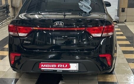 KIA Rio IV, 2018 год, 1 050 000 рублей, 4 фотография