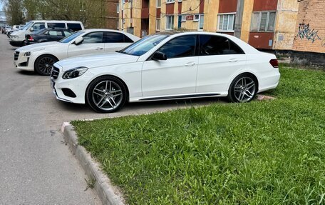 Mercedes-Benz E-Класс, 2015 год, 2 320 000 рублей, 1 фотография