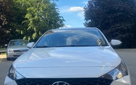 Hyundai Solaris II рестайлинг, 2021 год, 1 950 000 рублей, 5 фотография